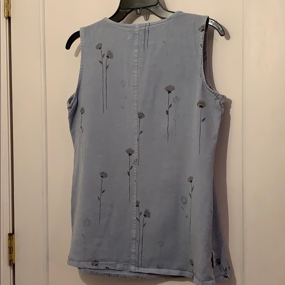 Timbuktu Sleeveless Top in Artsy Chambray Cloth. - Picture 6 of 9